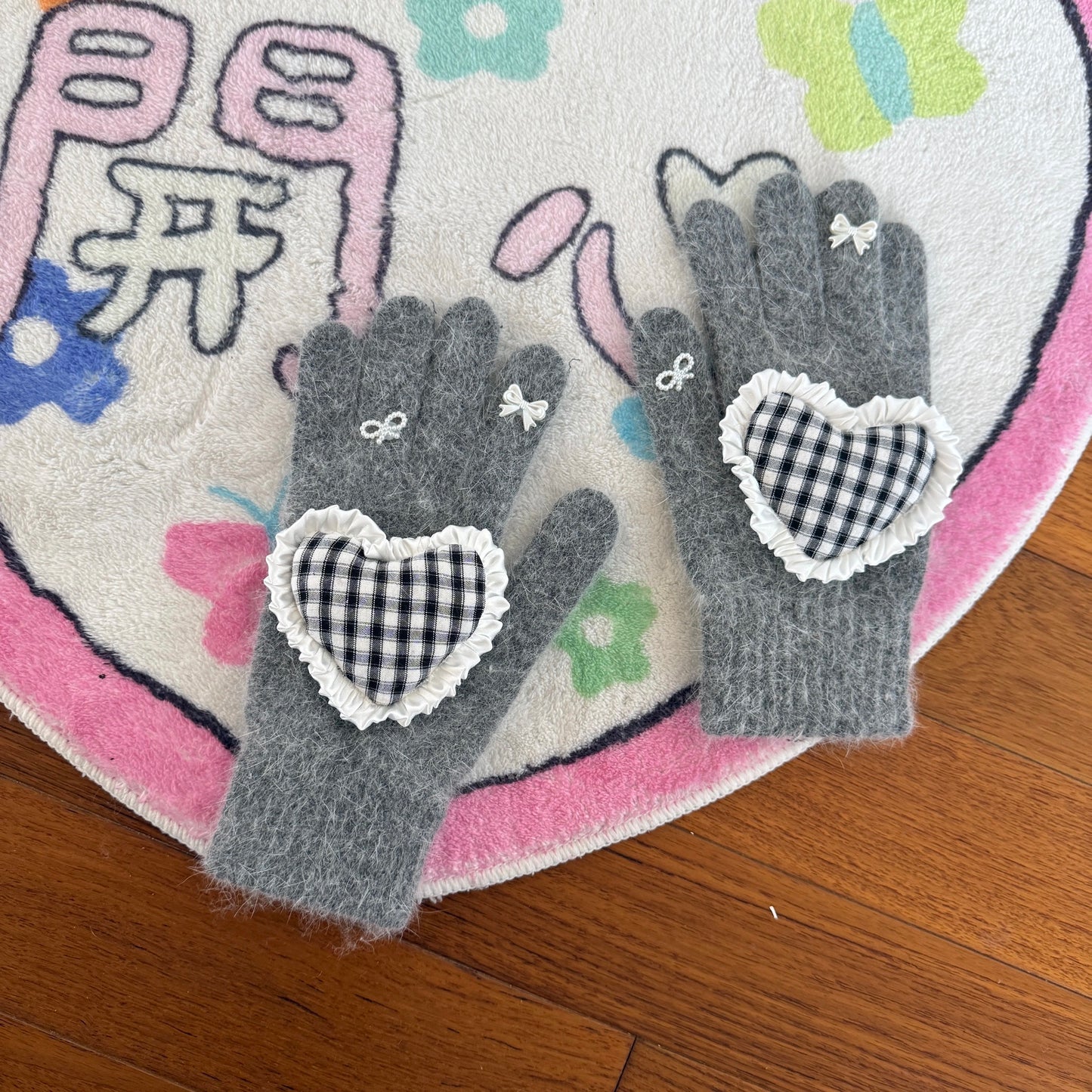 Grey knit gloves with gingham heart patch and white bows coquette style