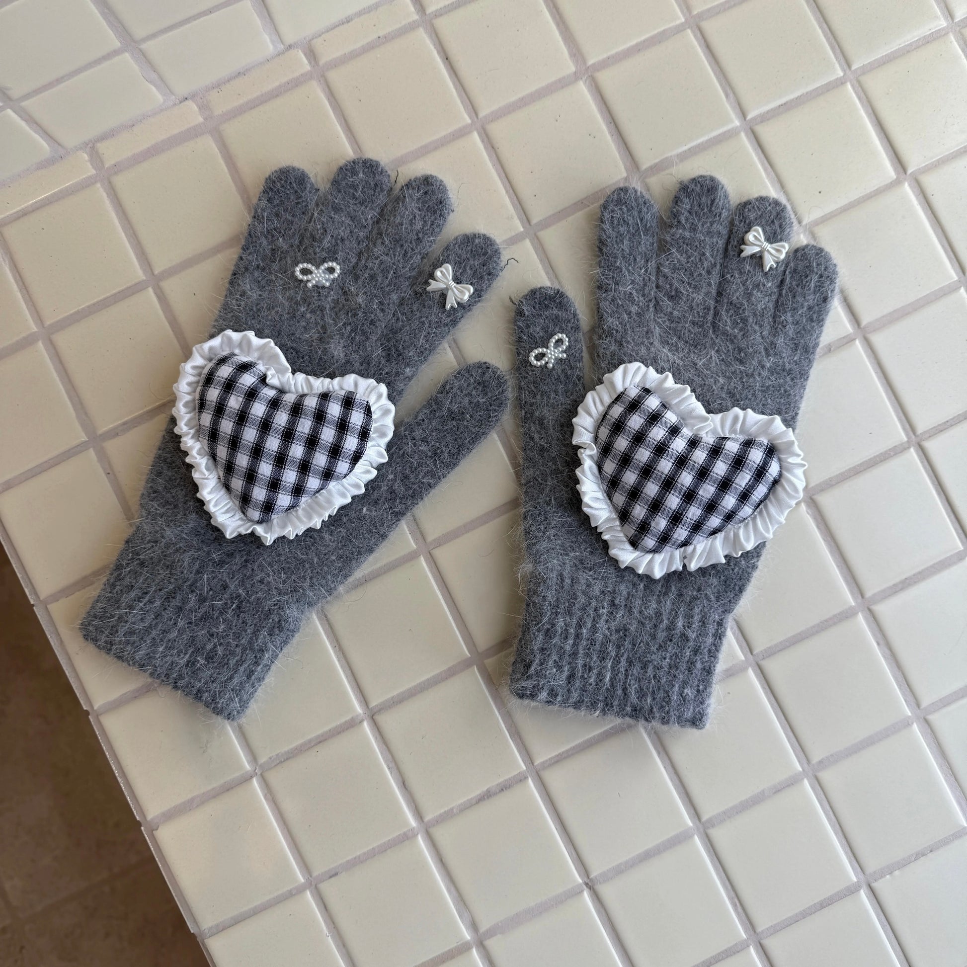 Grey knit gloves with gingham heart patch and white bows coquette style
